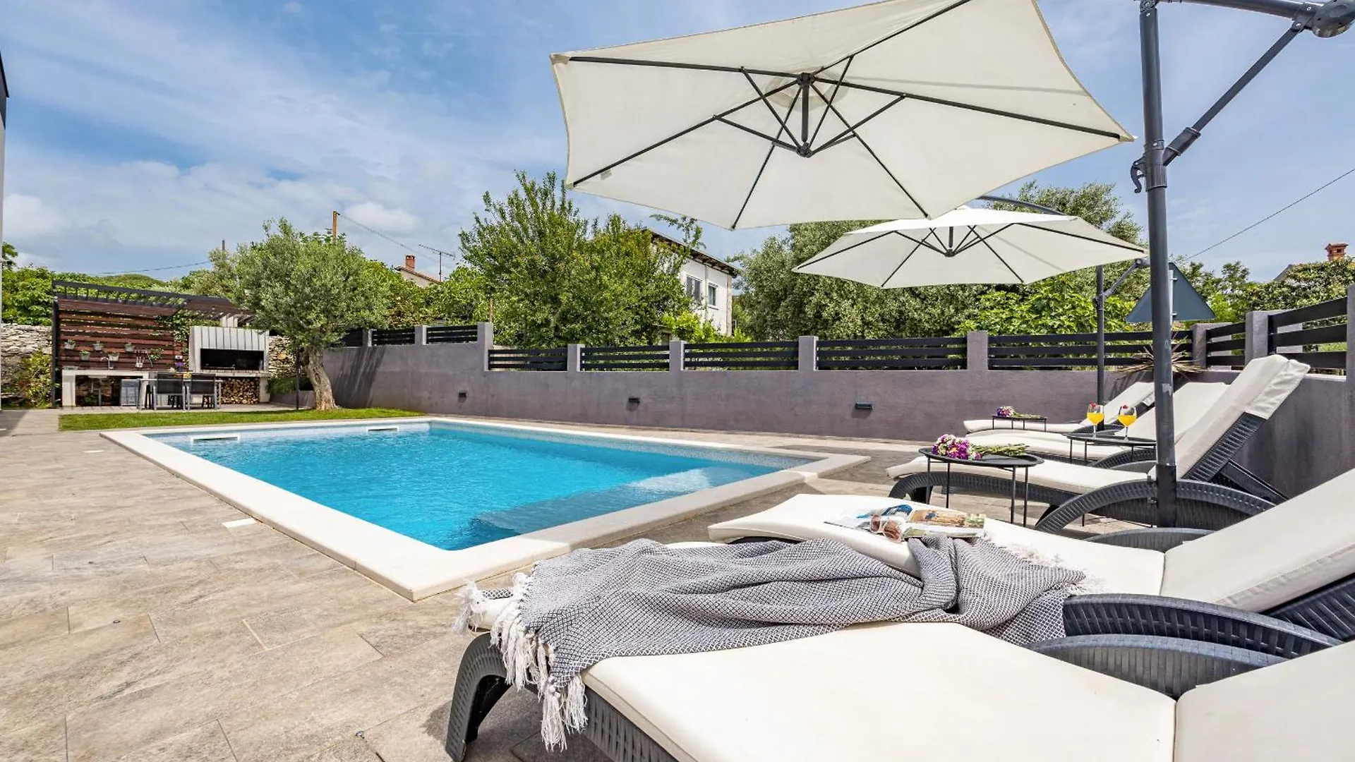 Villa Kali Near Pula For 8 People With Fitness & Sea View - Pet Friendly Krnica